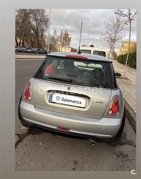 Usado Mini ONE 90 CV (66 kW) 2006 Gris / plata Utilitario