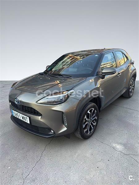 Usado Toyota Yaris Cross Active 116 CV (85 kW) 2024 Gris / plata SUV