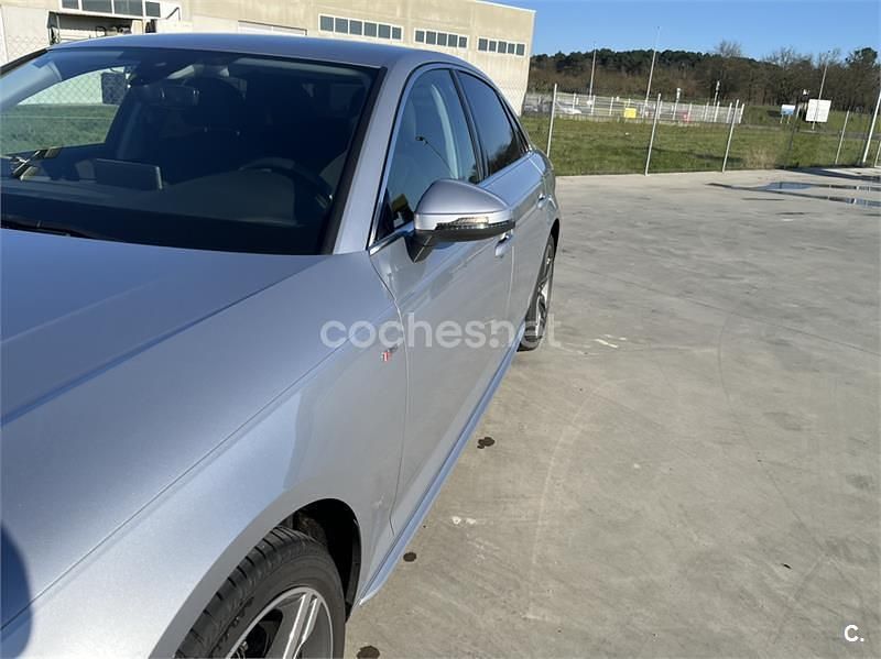 Usado Audi A4 Design 150 CV (110 kW) 2018 Gris / plata Berlina