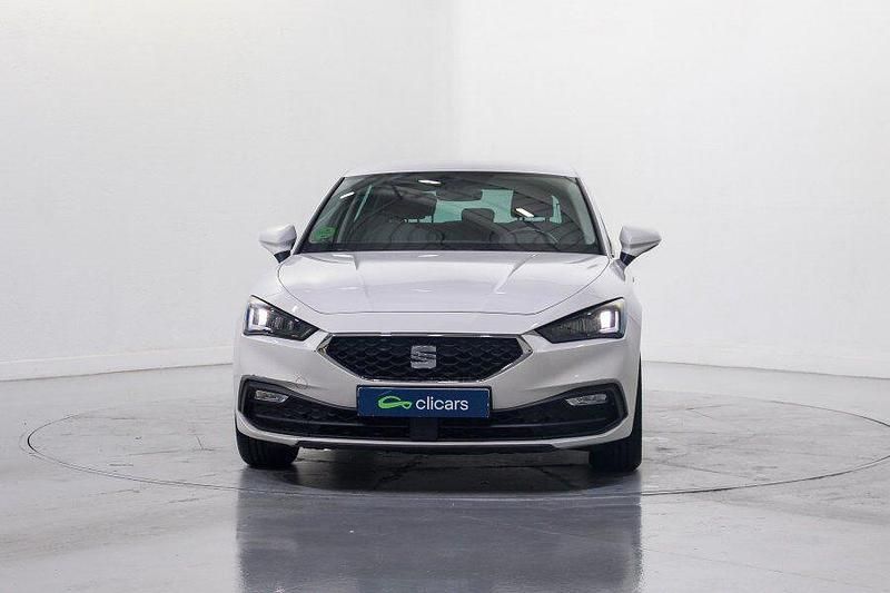 Usado Seat Leon Style 115 CV (84 kW) 2021 Blanco Berlina