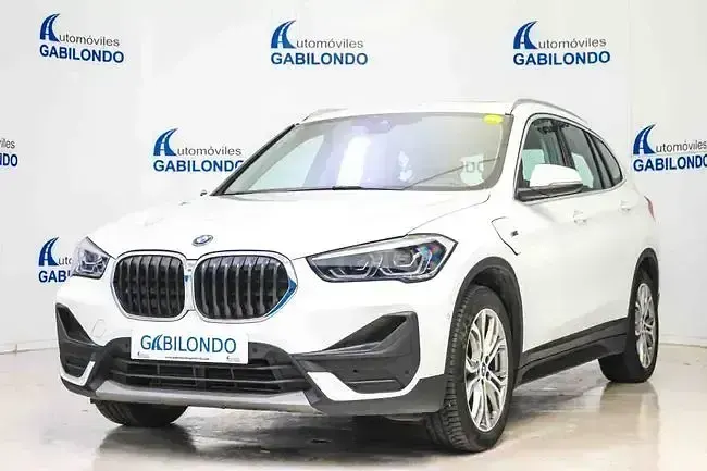 Usado BMW X1 Comfort Edition 220 CV (161 kW) 2021 Blanco SUV