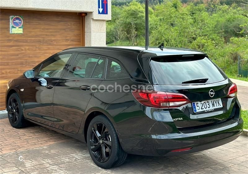 Usado Opel Astra Ultimate 122 HP (89 kW) 2021 Preto Carrinha