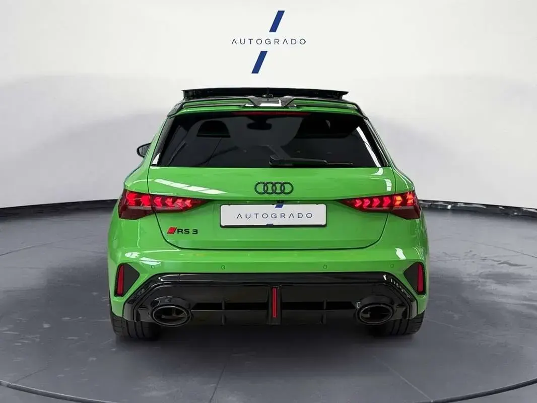 Usado Audi RS3 Sportback 400 CV (294 kW) 2025 Verde Utilitario