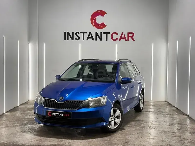 Usado Skoda Fabia Active 90 HP (66 kW) 2017 Azul Carrinha
