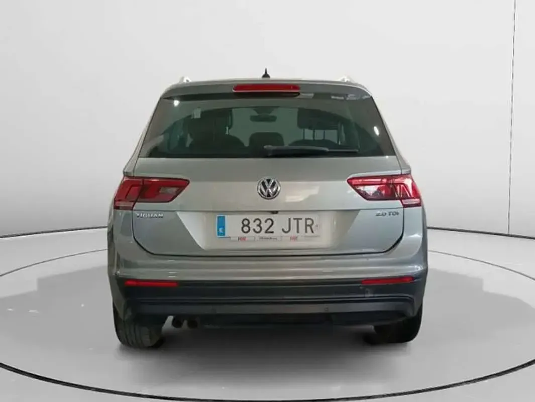 Usado VW Tiguan Advance 151 CV (111 kW) 2016 Gris SUV
