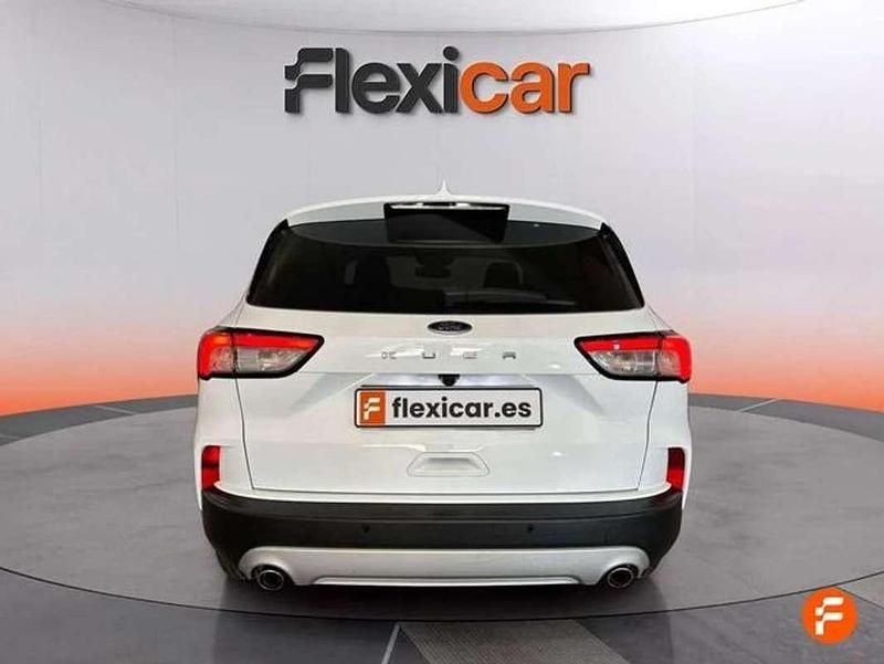 Usado Ford Kuga Titanium 120 CV (88 kW) 2022 Blanco SUV