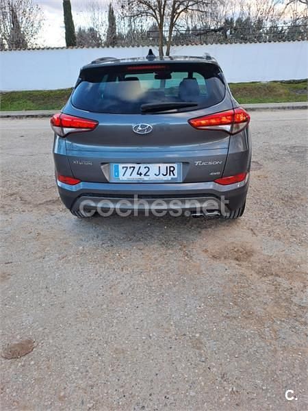 Usado Hyundai Tucson 136 CV (100 kW) 2015 Gris / plata SUV