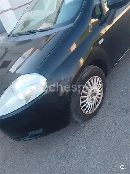Usado Fiat Punto Classica 70 CV (51 kW) 2007 Negro Utilitario
