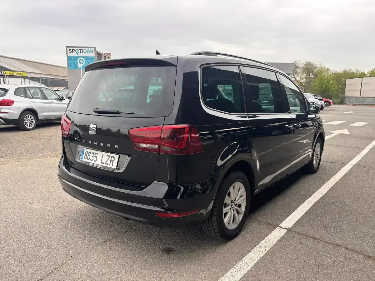 Usado Seat Alhambra Style 150 CV (110 kW) 2022 Negro Monovolumen
