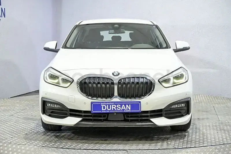 Usado BMW 118 Comfort Edition 150 CV (110 kW) 2021 Blanco Utilitario
