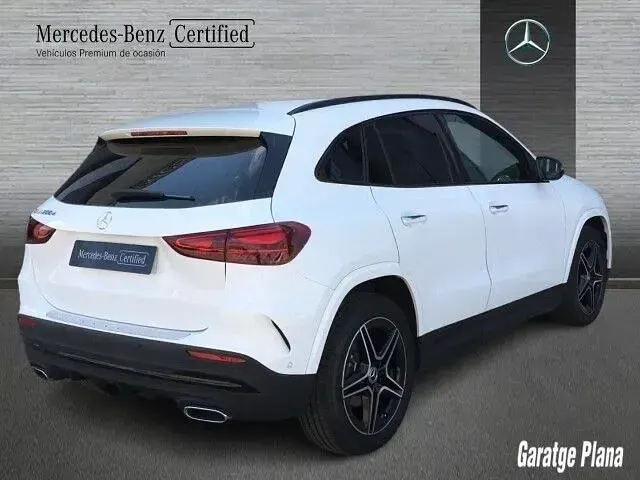 Usado Mercedes GLA200 150 CV (110 kW) 2025 Blanco polar SUV