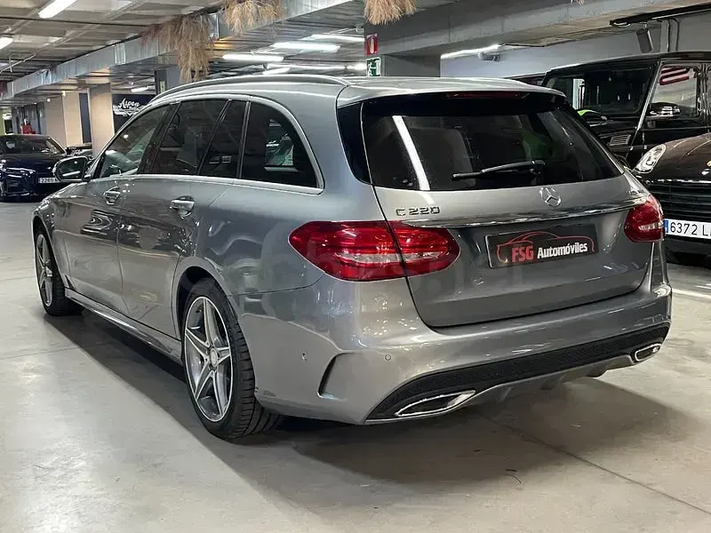 Usado Mercedes C220 AMG line 170 CV (125 kW) 2015 Gris / plata Familiar