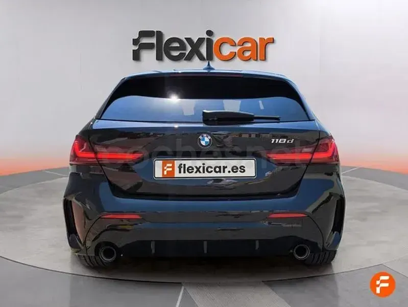 Usado BMW 118 150 CV (110 kW) 2023 Gris / plata Berlina