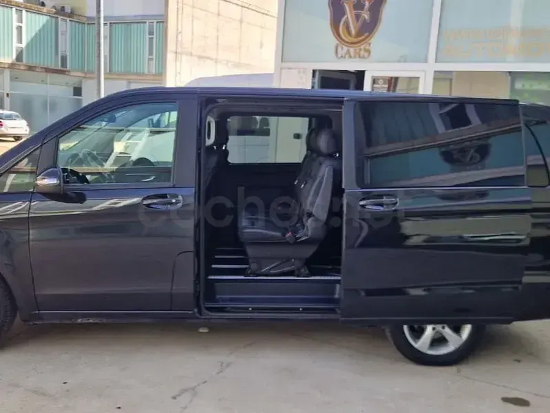 Usado Mercedes V250 Avantgarde 190 CV (139 kW) 2016 Negro Monovolumen