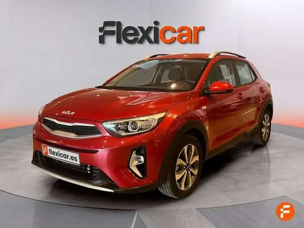 Usado Kia Stonic 101 CV (74 kW) 2021 Burdeos SUV