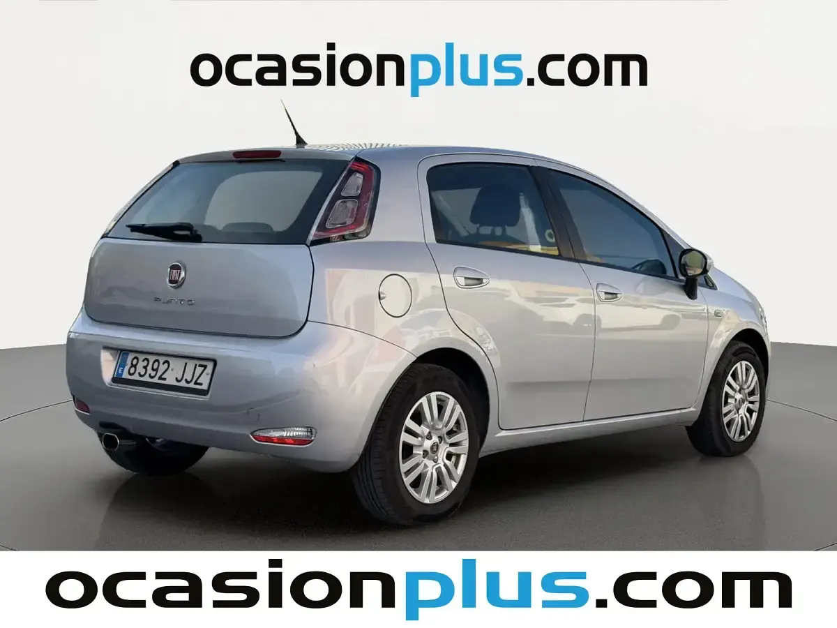 Usado Fiat Punto Easy 75 CV (55 kW) 2015 Gris Utilitario