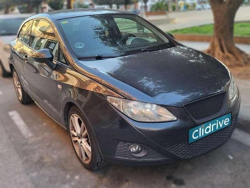 Usado Seat Ibiza Style 105 CV (77 kW) 2010 Gris Utilitario