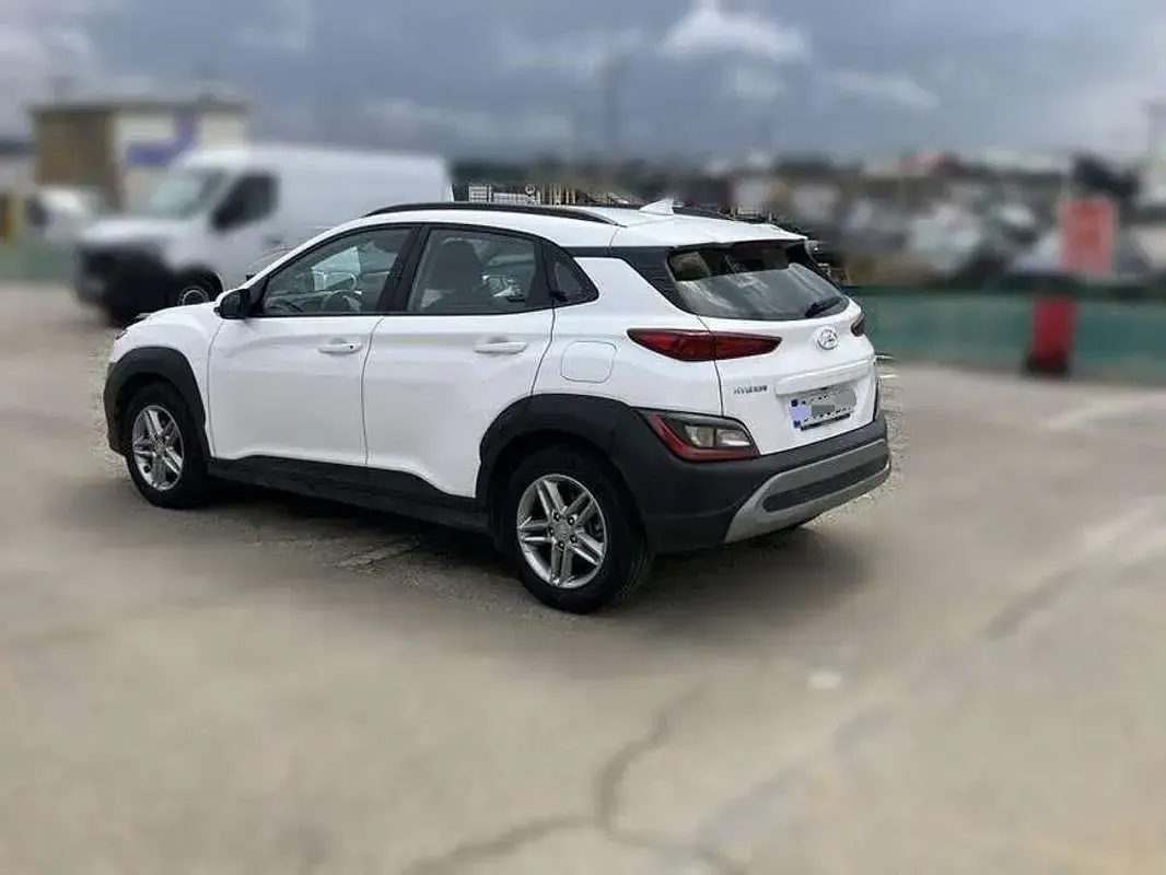 Usado Hyundai Kona 120 CV (88 kW) 2022 Blanco SUV