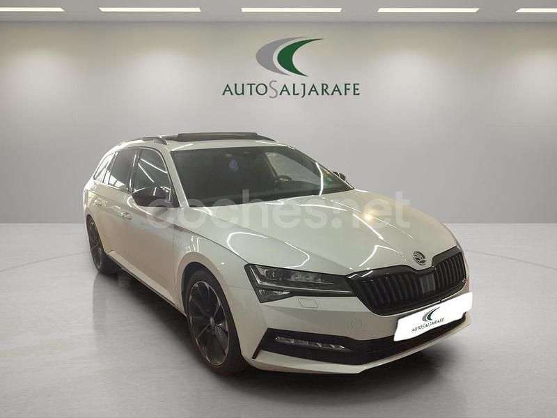 Blanco Usado 2020 Skoda Superb SportLine Familiar | 23.400 € (Precio justo) - Imagen 1/4