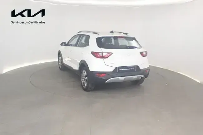 Usado Kia Stonic 100 CV (73 kW) 2025 Blanco SUV