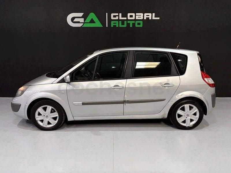 Usado Renault Scénic II Dynamique 100 CV (73 kW) 2005 Gris / plata Monovolumen