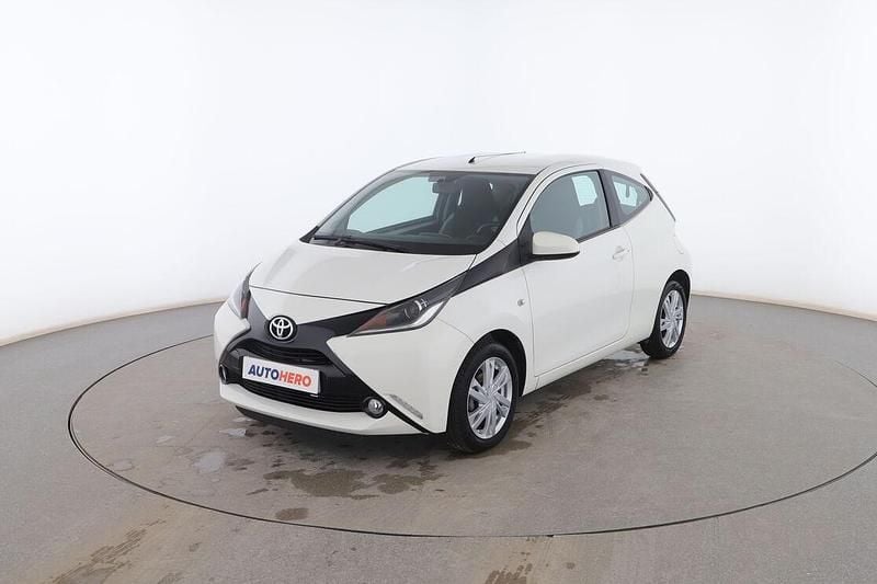 Blanco Usado 2017 Toyota Aygo X-play Utilitario | 10.299 € (Precio justo) - Imagen 1/3