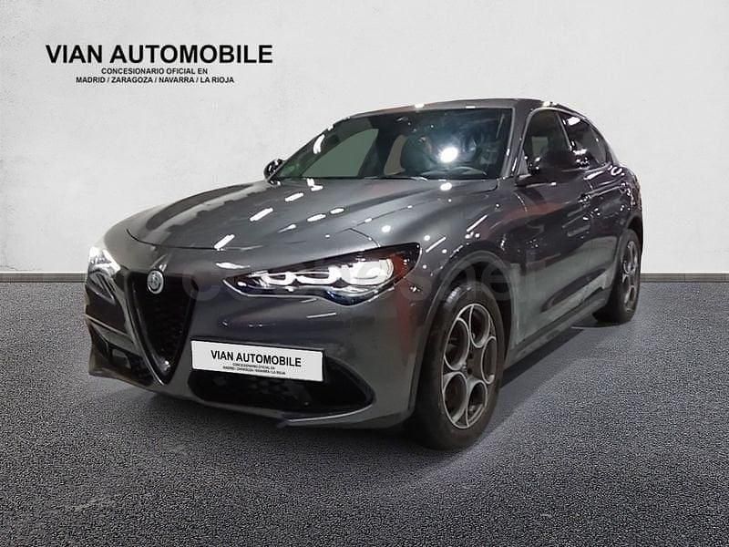 Usado Alfa Romeo Stelvio Super 160 CV (117 kW) 2023 Gris / plata SUV