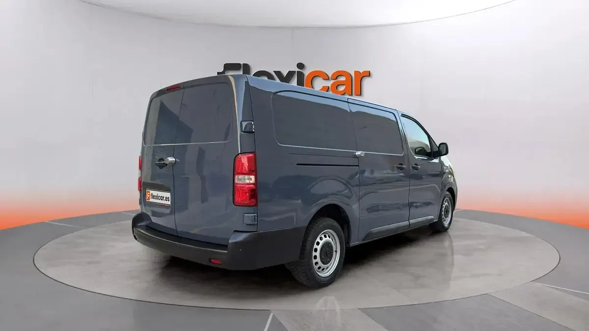 Usado Opel Vivaro 102 CV (75 kW) 2021 Azul Monovolumen