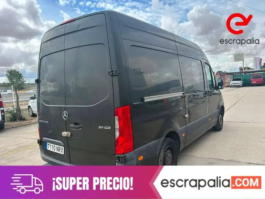 Usado Mercedes Sprinter 114 CV (83 kW) 2019 Negro Van