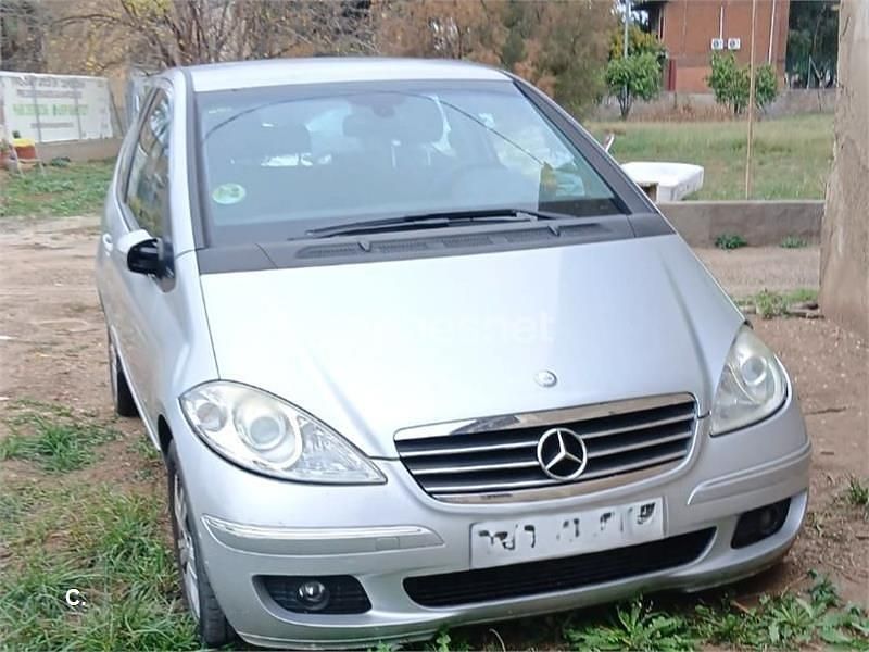 Usado Mercedes A180 Classic 109 CV (80 kW) 2008 Gris / plata Monovolumen