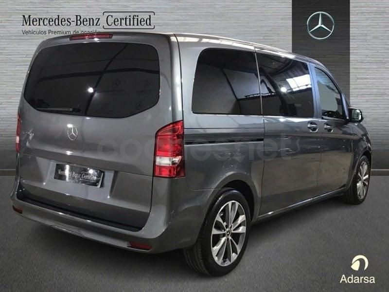 Usado Mercedes V220 163 CV (119 kW) 2024 Gris / plata Monovolumen