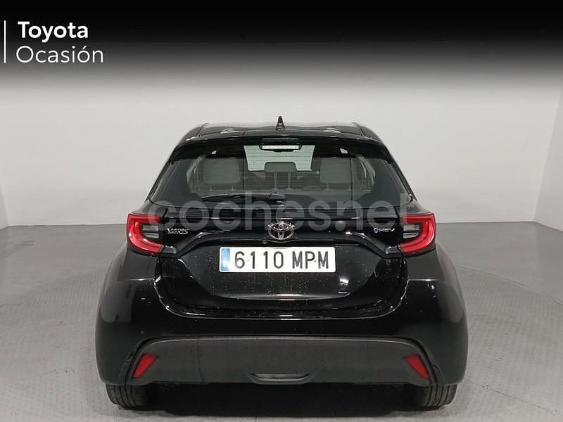 Usado Toyota Yaris Hybrid Active 116 CV (85 kW) 2024 Negro Berlina