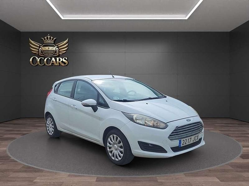 Usado Ford Fiesta Titanium 95 CV (69 kW) 2015 Blanco Utilitario