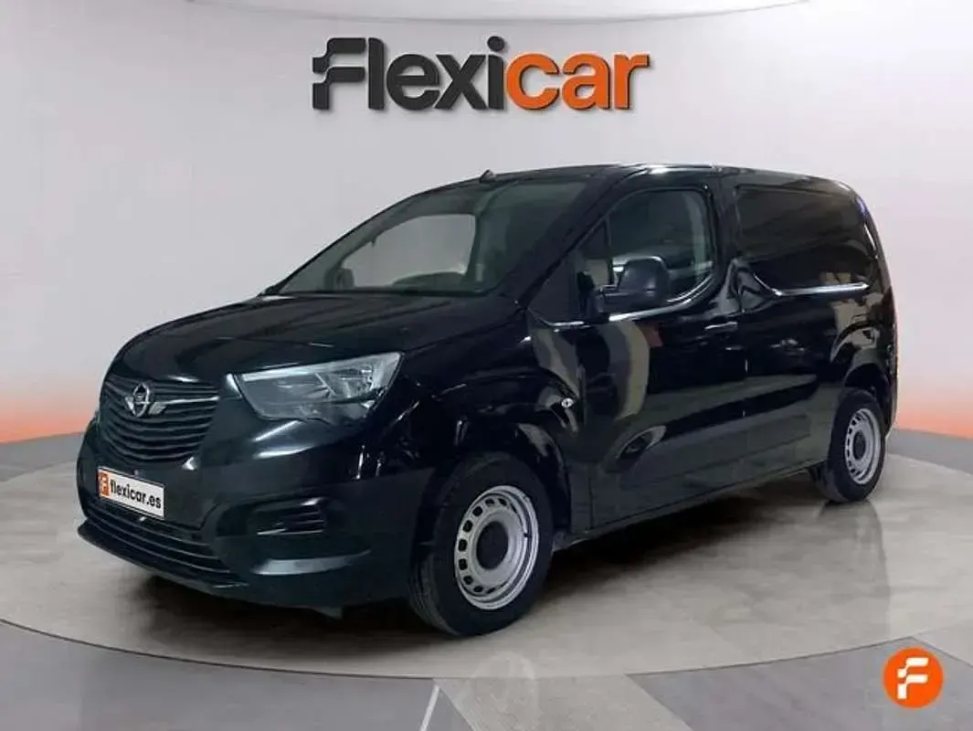 Usado Opel Combo Life Edition 102 CV (75 kW) 2020 Negro Monovolumen