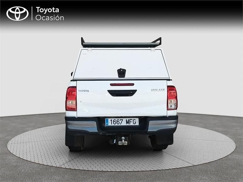 Usado Toyota HiLux 150 CV (110 kW) 2023 Blanco Pickup/Camioneta