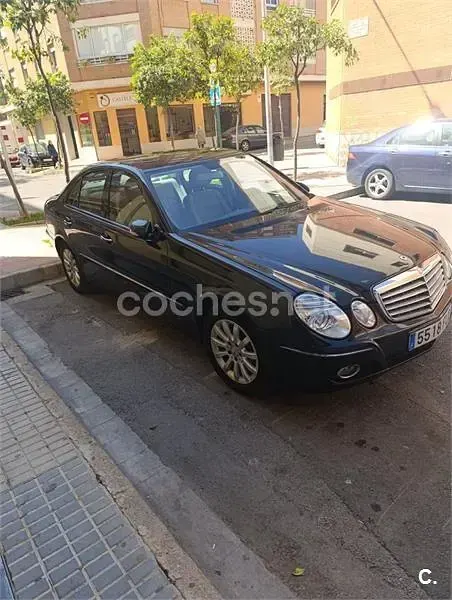Usado Mercedes E280 Classic 190 CV (139 kW) 2007 Negro Berlina