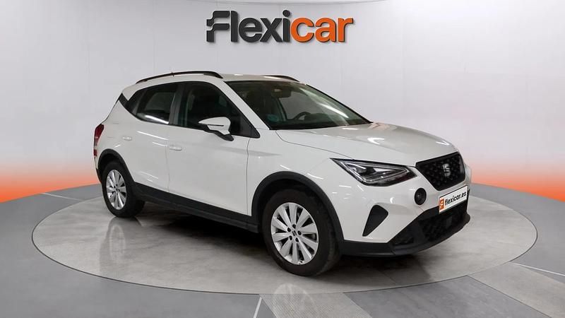 Usado Seat Arona Style 110 CV (80 kW) 2023 Blanco SUV
