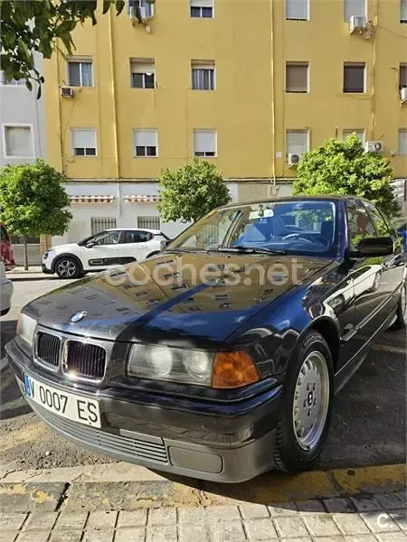 Usado BMW 320 150 CV (110 kW) 1994 Azul Berlina