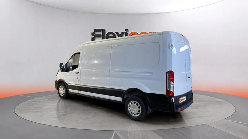 Usado Ford Transit 131 HP (96 kW) 2023 Branco Sedan