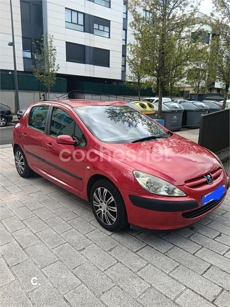 Usado Peugeot 307 110 CV (80 kW) 2004 Granate Berlina