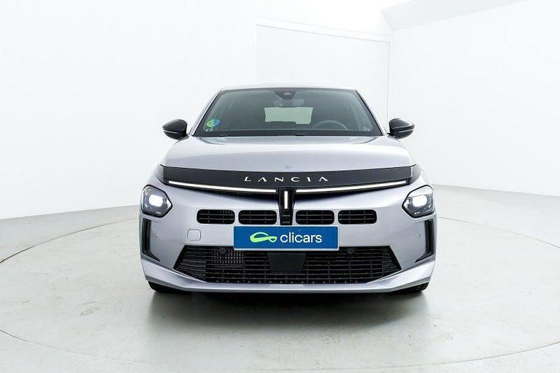 Usado Lancia Ypsilon 110 CV (80 kW) 2025 Gris / plata Utilitario