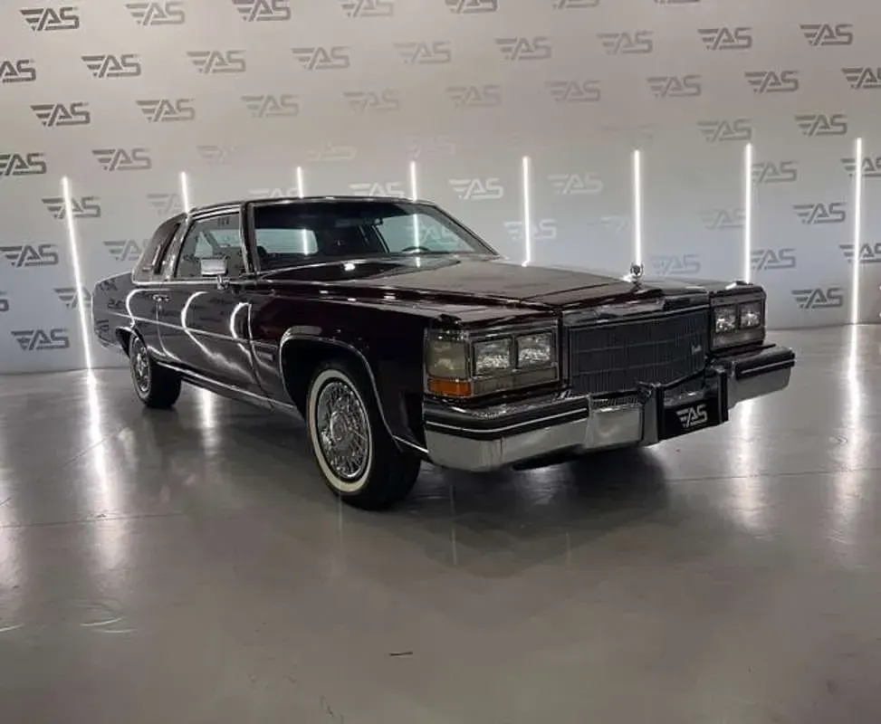 Usado Cadillac Fleetwood Brougham 1983 Burdeos Coupe