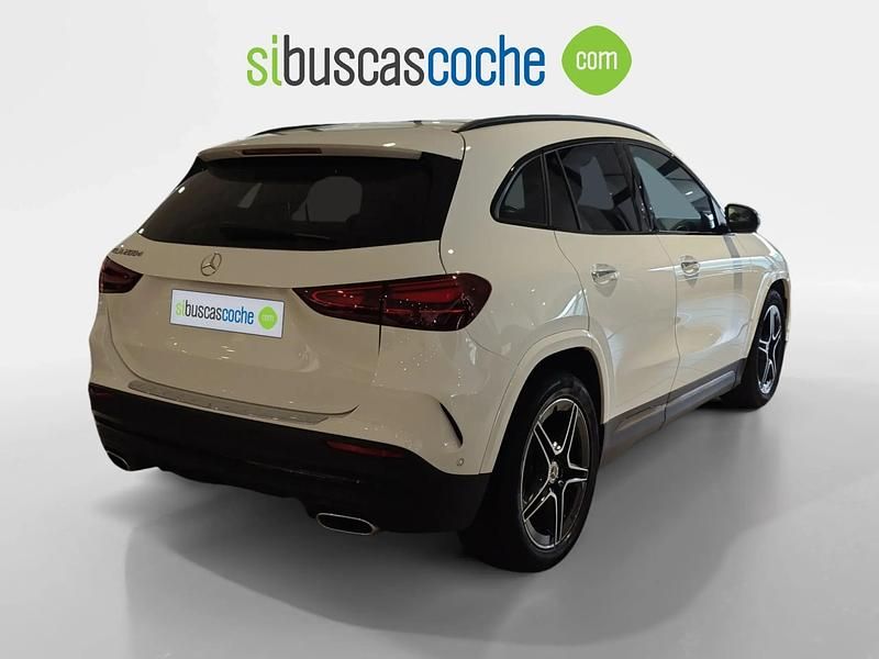 Usado Mercedes GLA200 150 CV (110 kW) 2024 Blanco SUV