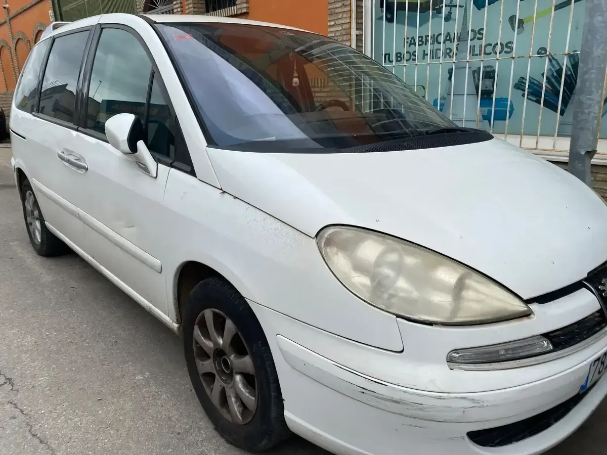 Usado Peugeot 807 110 CV (80 kW) 2006 Monovolumen