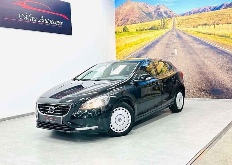 Usado Volvo V40 Inscription 120 CV (88 kW) 2016 Negro Utilitario
