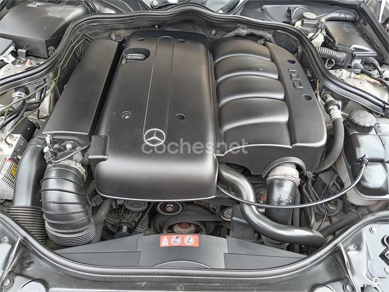 Usado Mercedes E220 Elegance 150 CV (110 kW) 2007 Gris / plata Berlina