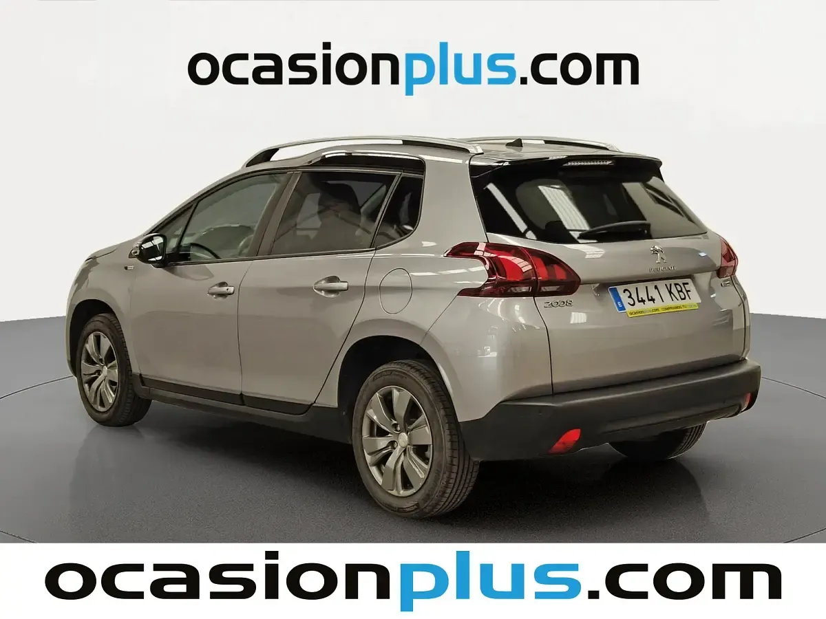 Usado Peugeot 2008 Style 110 CV (80 kW) 2017 Gris SUV