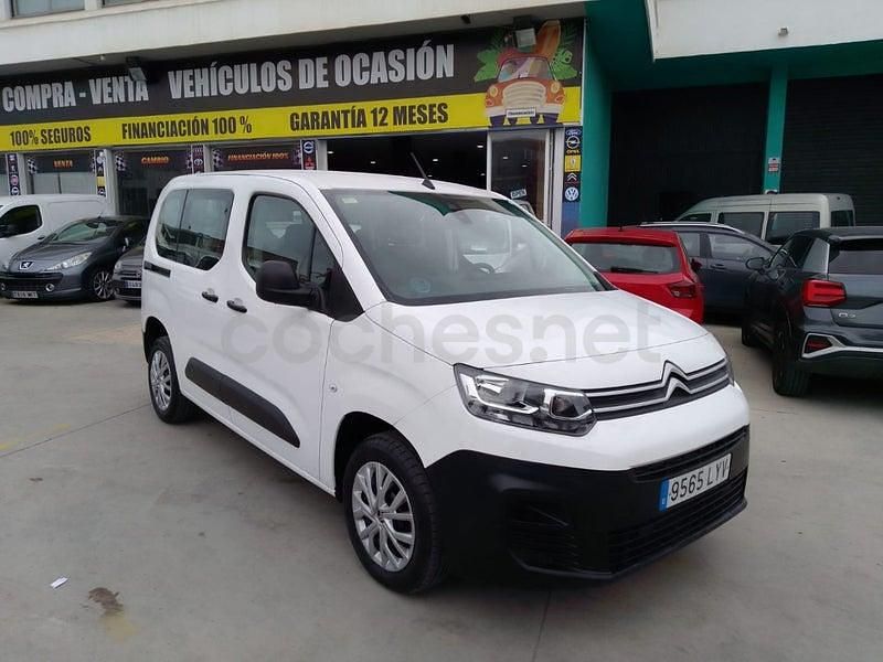 Usado Citroën Berlingo Feel 102 CV (75 kW) 2022 Blanco Monovolumen