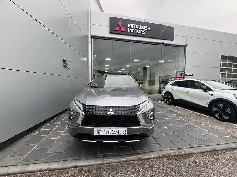 Usado Mitsubishi Eclipse Cross 188 CV (138 kW) 2023 Gris / plata SUV