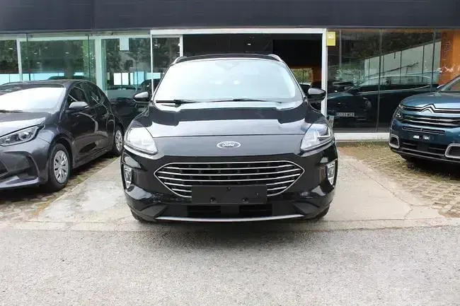 Usado Ford Kuga Titanium 190 CV (139 kW) 2022 Negro SUV